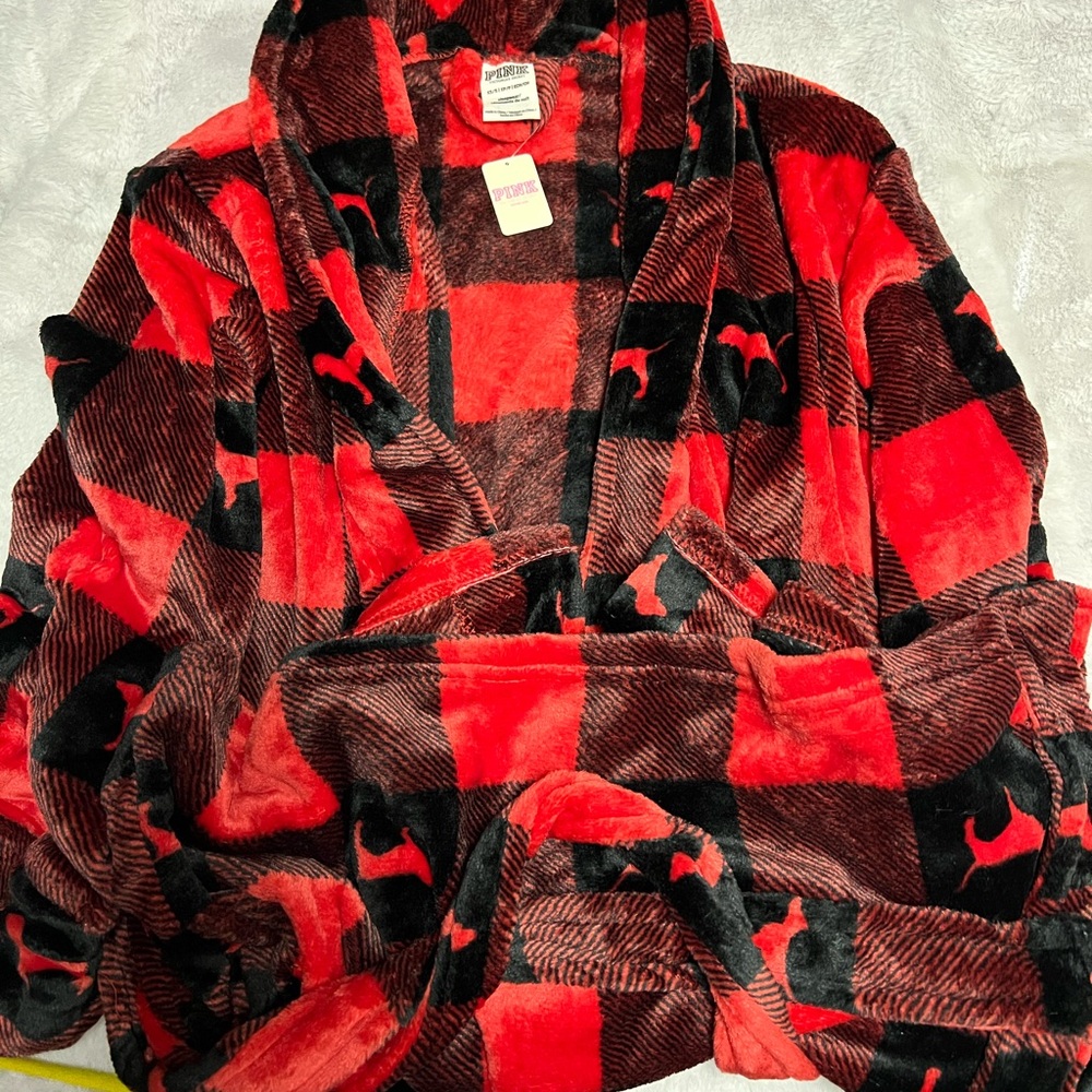 PINK Victoria's Secret Red and Black Plaid Fleece Robe